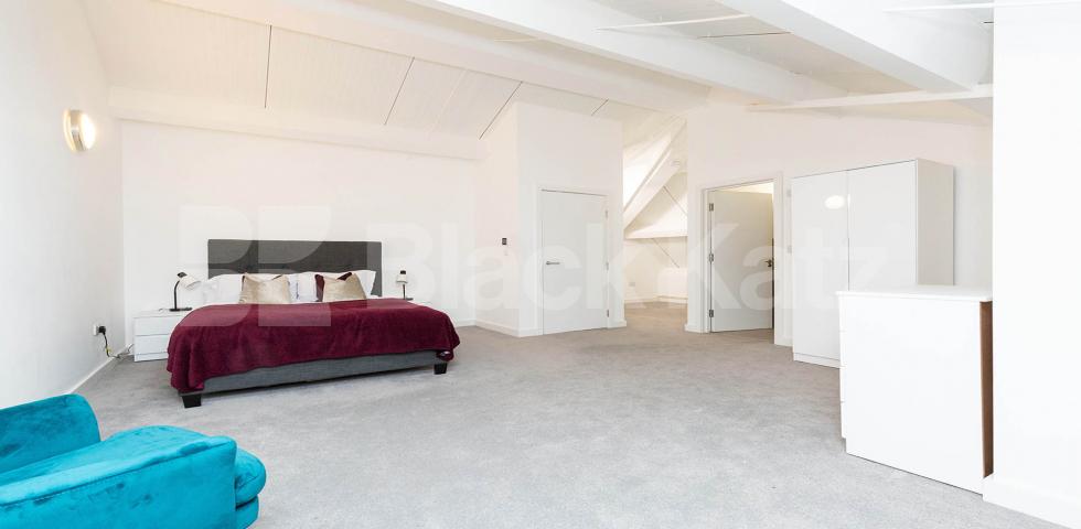 			3 Bedroom, 2 bath, 1 reception Maisonette			 SPRINGFIELD HOUSE LOFTS-TYSSEN STREET, DALSTON E8